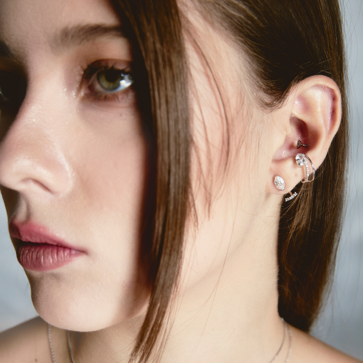 Oval White Zircon Earring