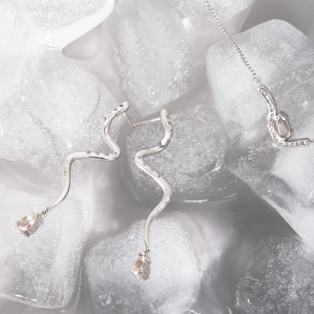 M Melty Morganite Long Earring white gold